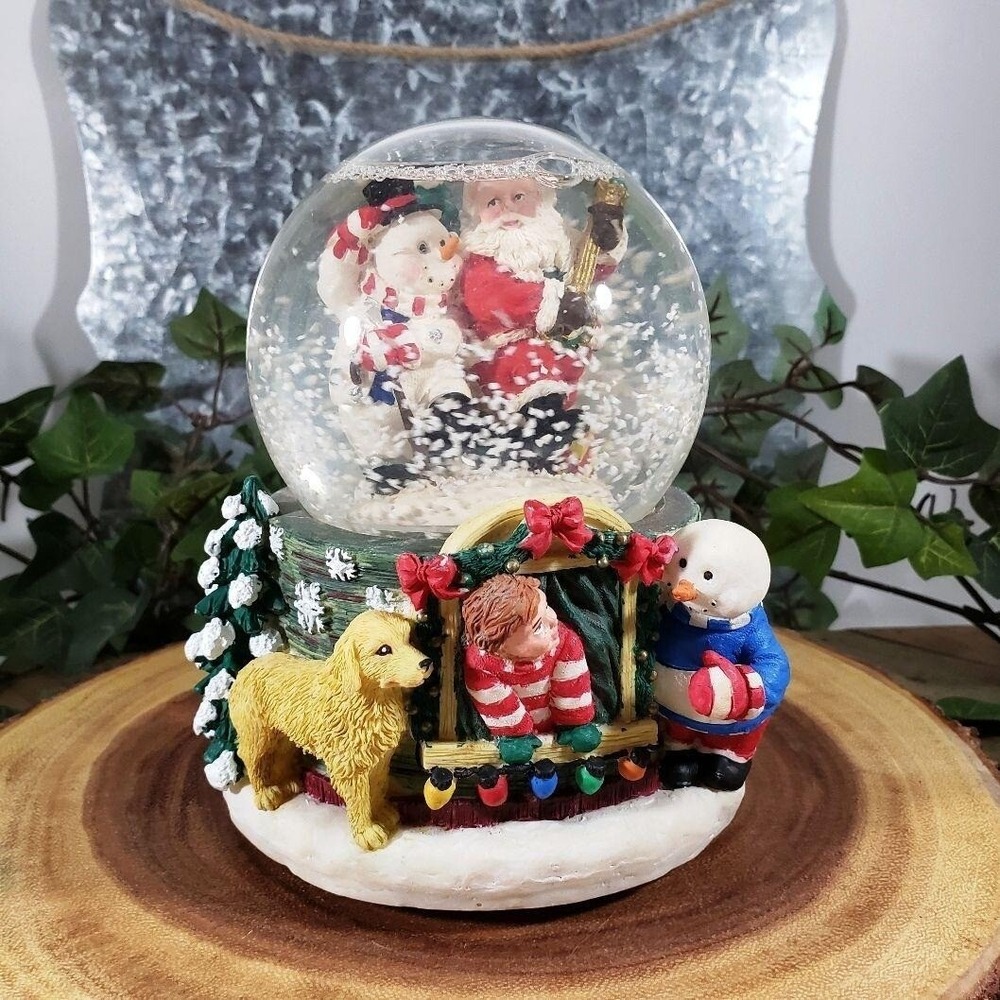 Musical SnoMotion Waterglobe with Santa Claus Children & Animals